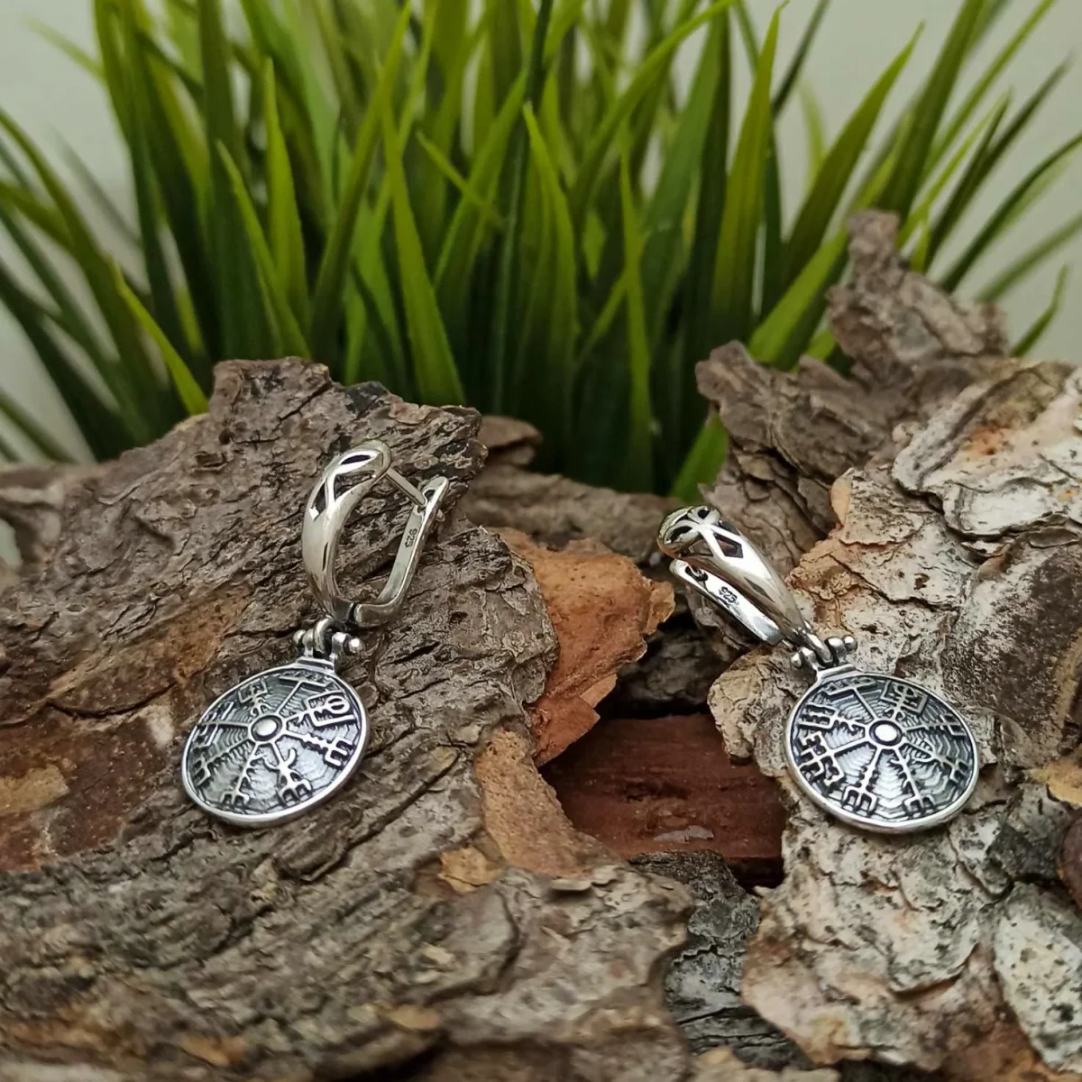 Cercei de argint pentru damă „Busola vikingă” - Vegvisir
