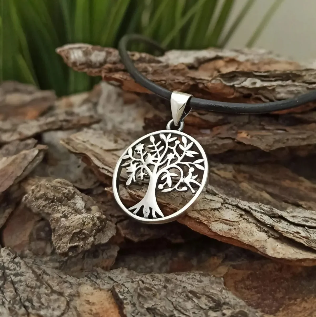 Medalion de argint pentru damă „Copacul Vieții” - Yggdrasil